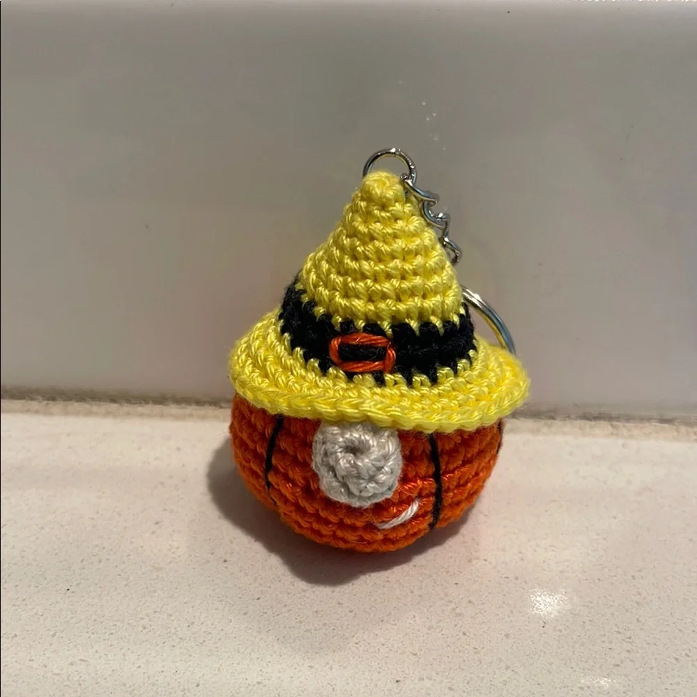 Handcrafted Pumpkin Gnome Keychain Accessory - Fall Halloween Thanksgiving - Picture 9 of 16